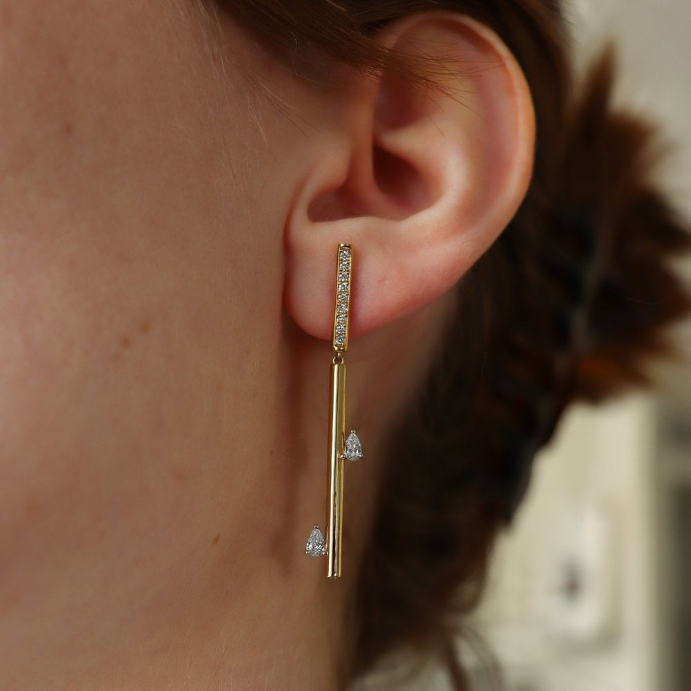 Ruchi New York - Elia Diamond Linear Drop Earrings in 18K Yellow Gold - Ruchi New York