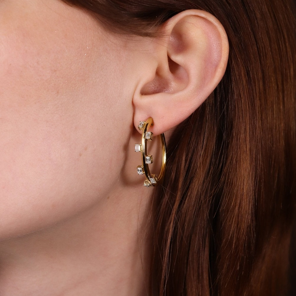 Ruchi New York - Emera Emerald-Cut Diamond Hoop Earrings in 18K Yellow Gold - Ruchi New York