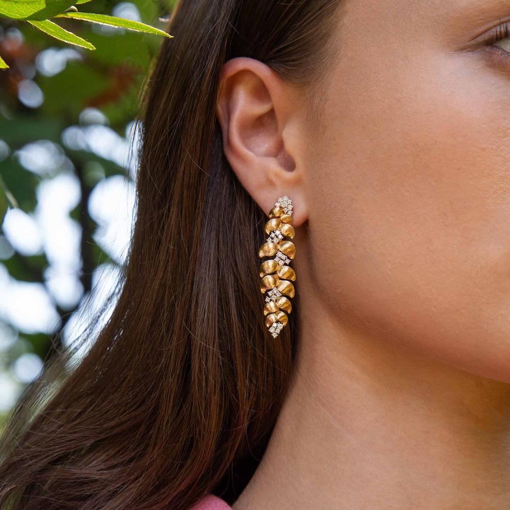 Ruchi New York - Foliage Diamond Linear Earrings in 18K Yellow Gold