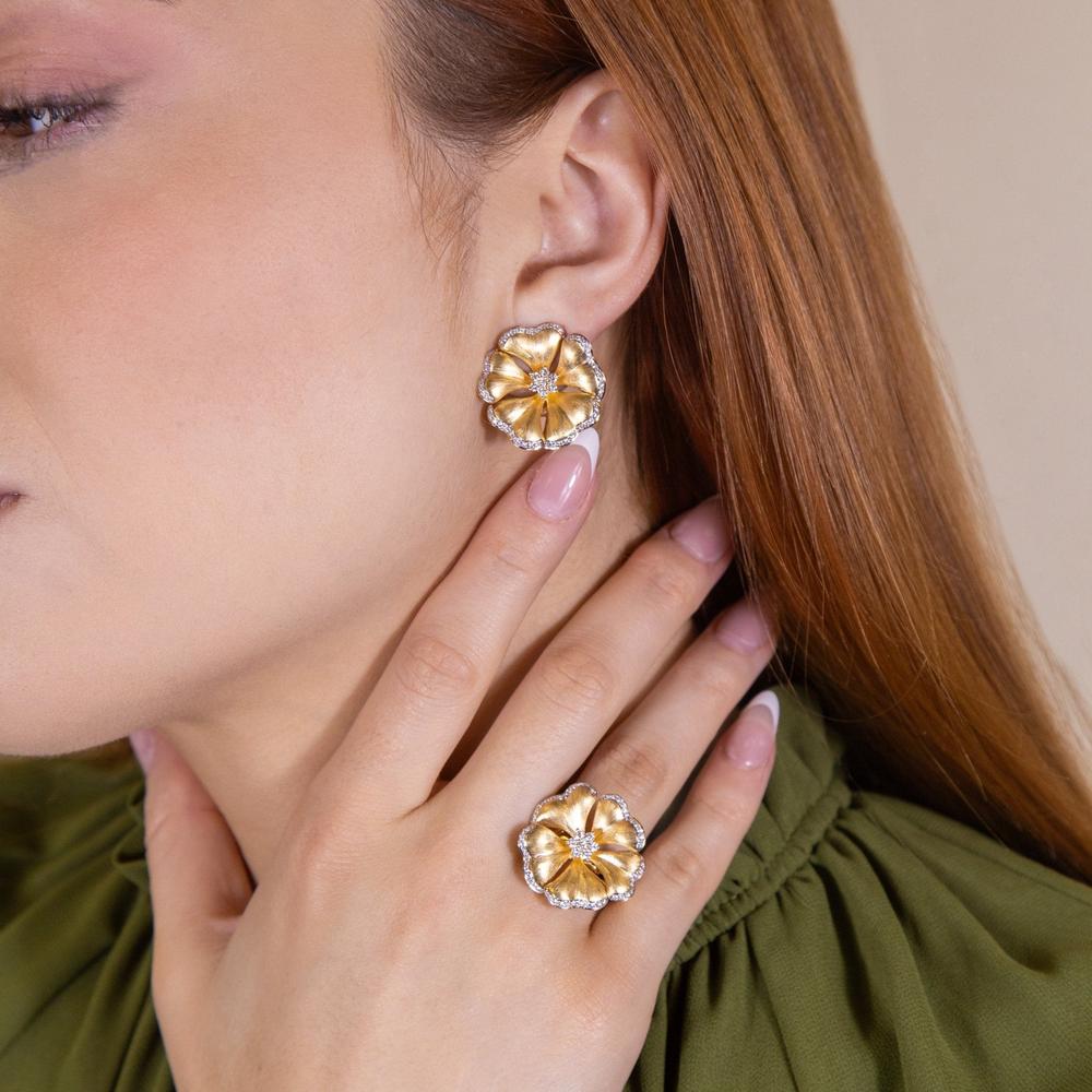 Ruchi New York - Marigold Diamond Flower Earrings in 18K Yellow Gold