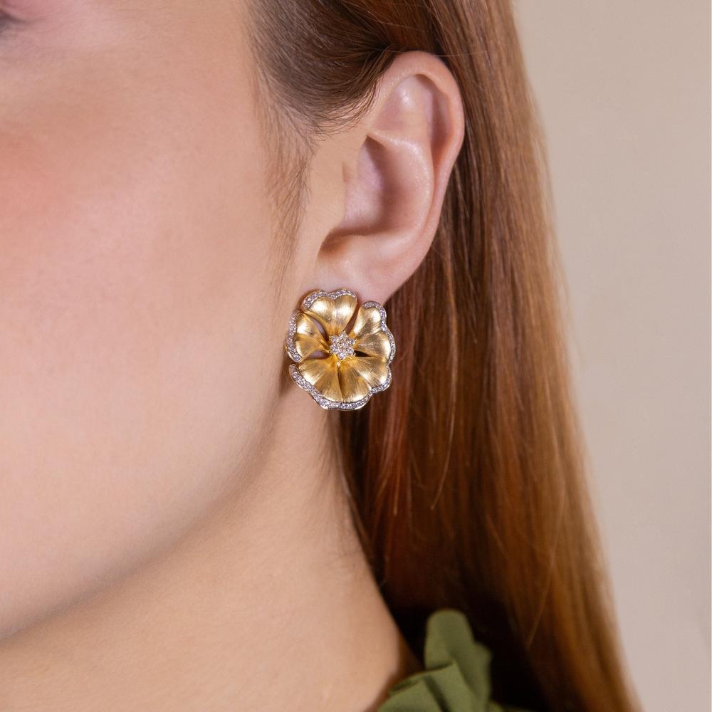 Ruchi New York - Marigold Diamond Flower Earrings in 18K Yellow Gold