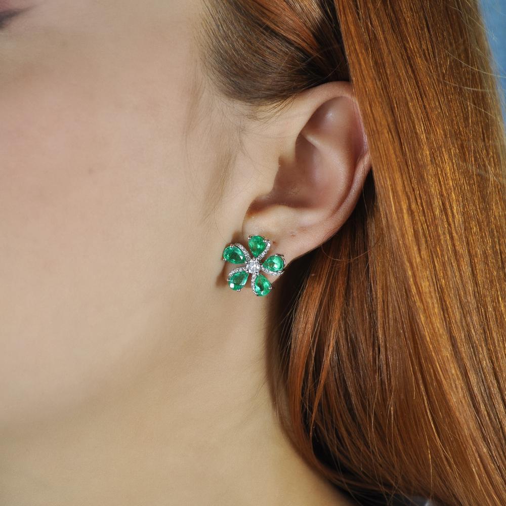 Ruchi New York - Primavera Emerald Flower Earrings in 18K White Gold