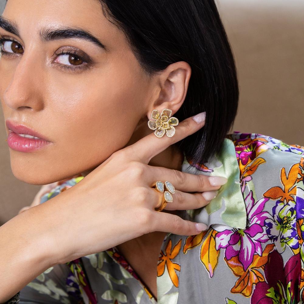 Ruchi New York - Sonora Full Bloom Diamond Stud Earrings in 18K Yellow Gold