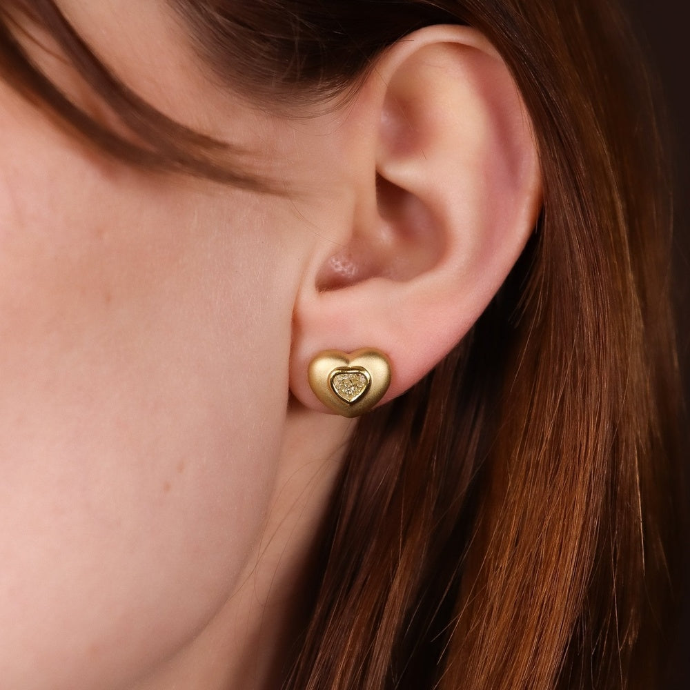 Ruchi New York - Sweetheart Heart-Shaped Yellow Diamond Stud Earrings in 18K Matte Yellow Gold - Ruchi New York