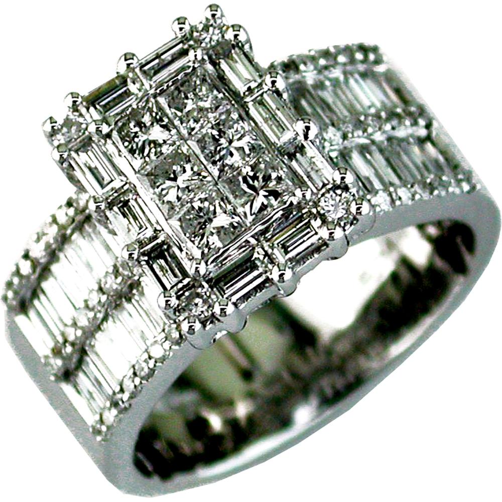 Sparkling 14K White Gold Diamond Halo Engagement Ring