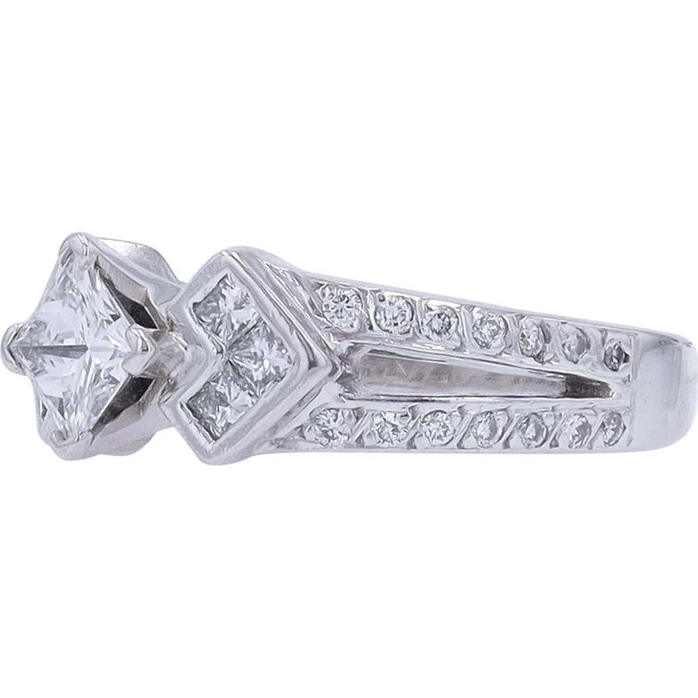 Sparkling 14K White Gold Halo Diamond Engagement Ring - 1.00 Carat Total Diamond Weight