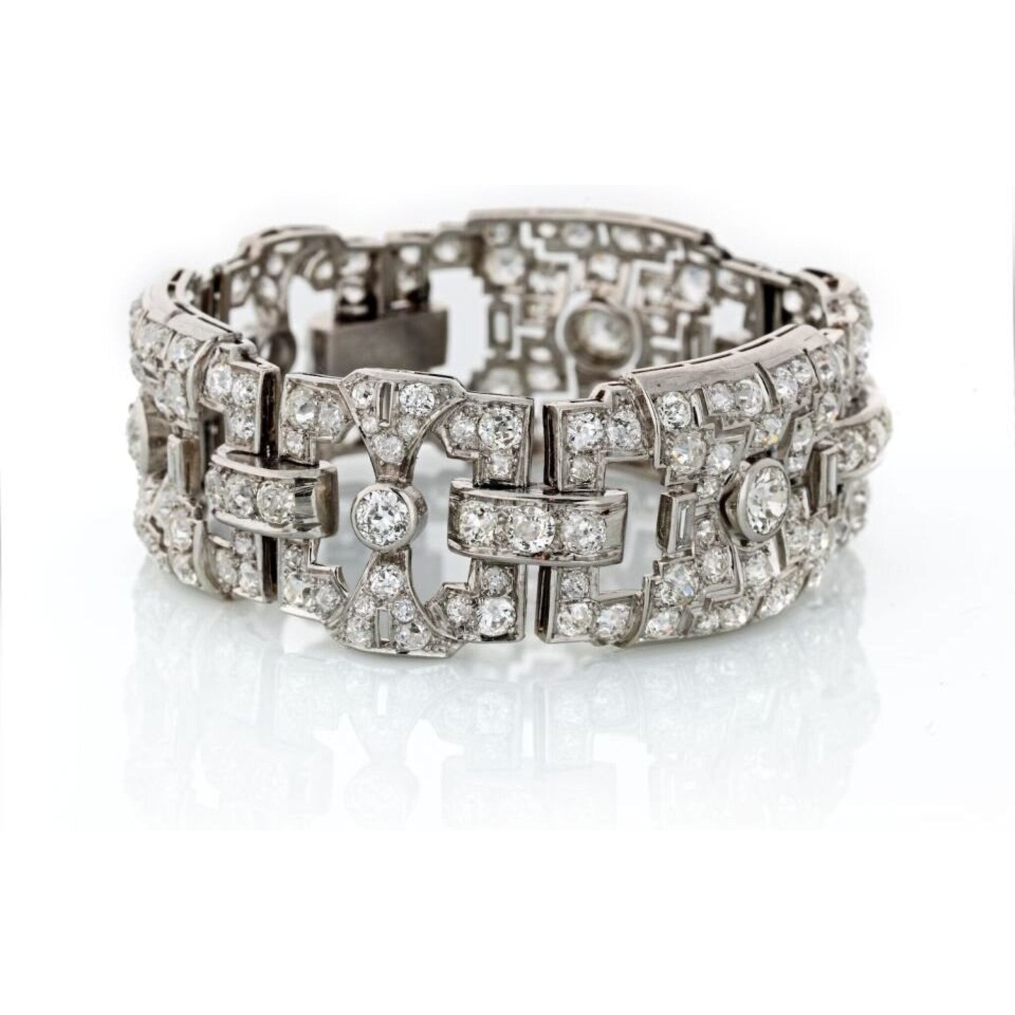 1930's Platinum Art Deco Open Work 22 Carats Diamond Bracelet