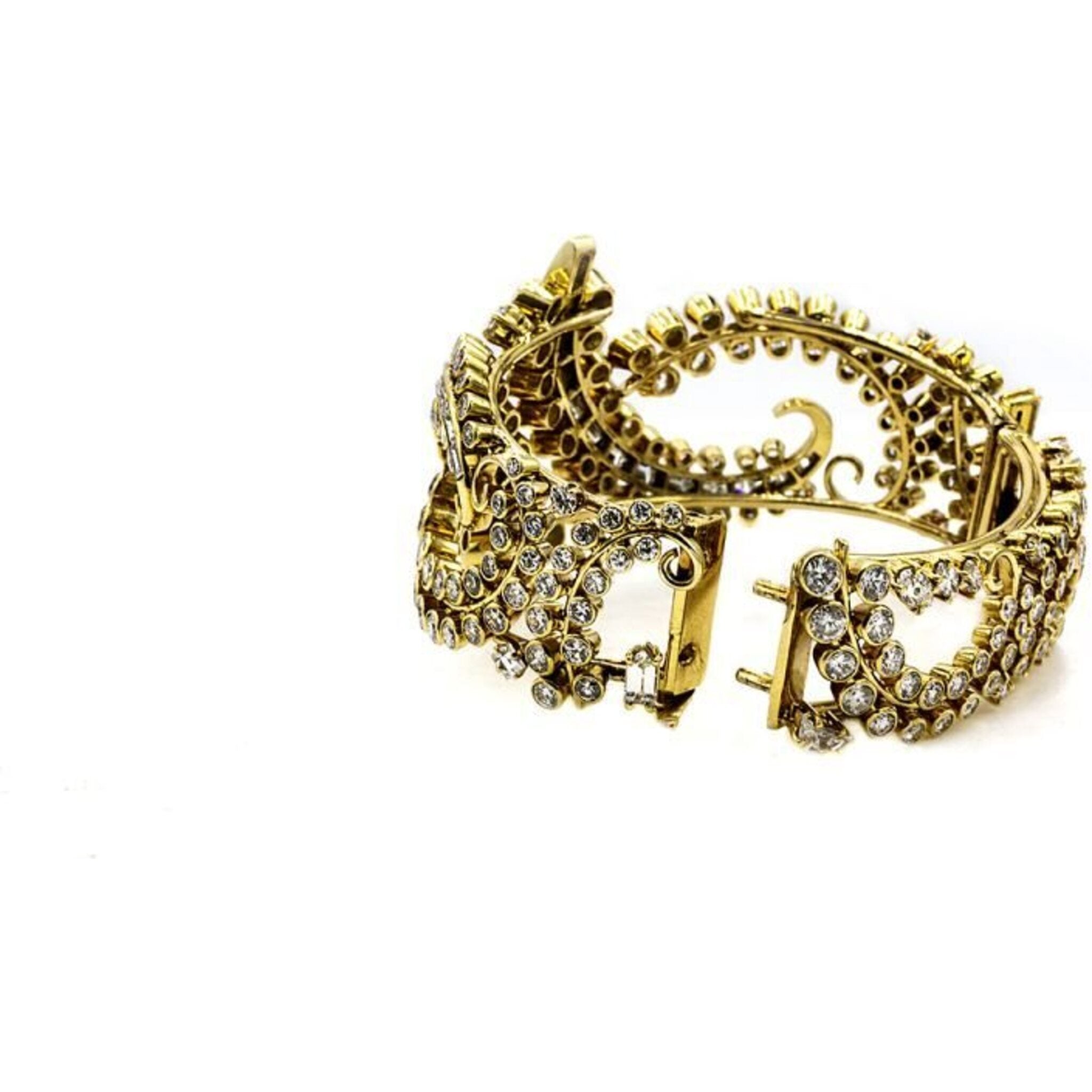 Circa 1980's 18K Yellow Gold 25 Carat Diamond Bracelet