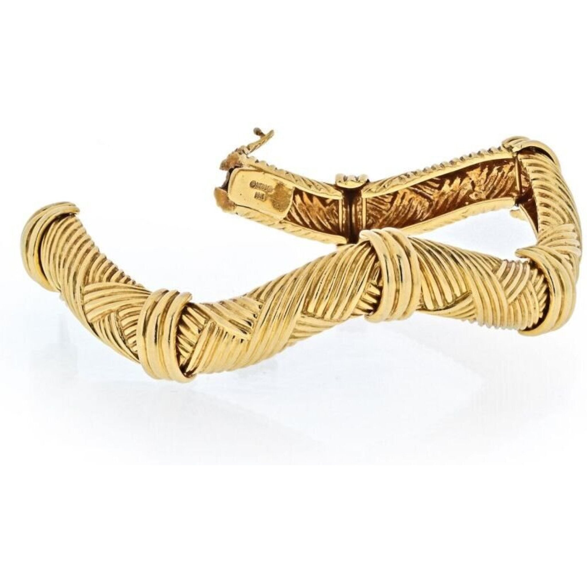 David Webb - 18K Yellow Gold Articulated Twisted Ribbed Bangle Bracelet