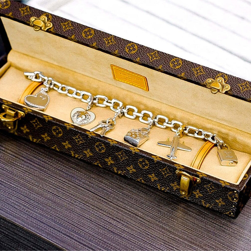 gold chain bracelet louis