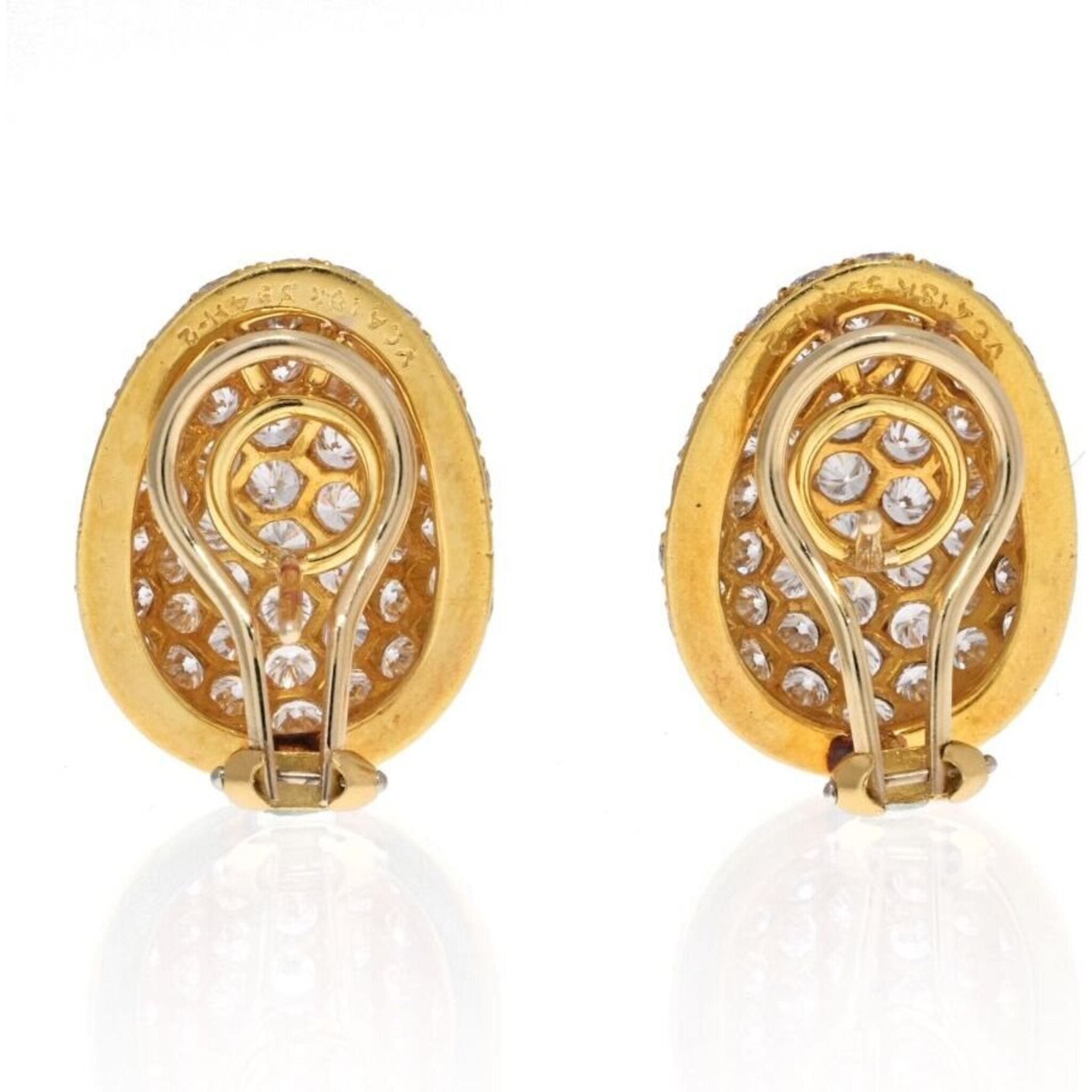 Ṽän Çleèf & Ärpels selling 18k Yellow Gold Earrings